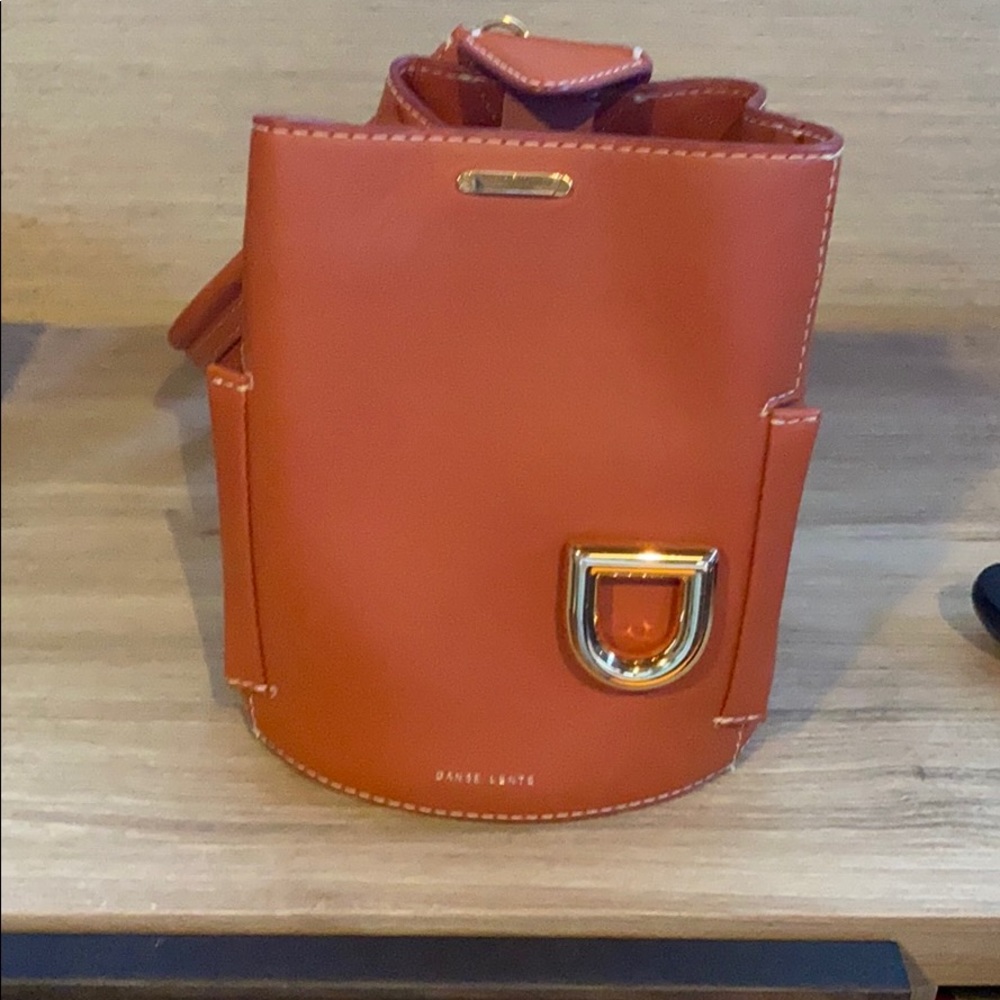 DANSE LENTE JOSH BUCKET BAG